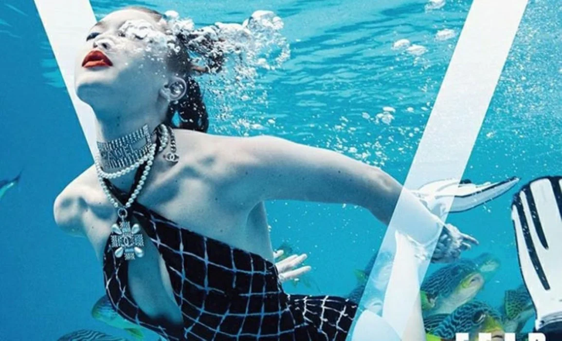First Look: Gigi Hadid By Mario Sorrenti For V Magazine #114 w